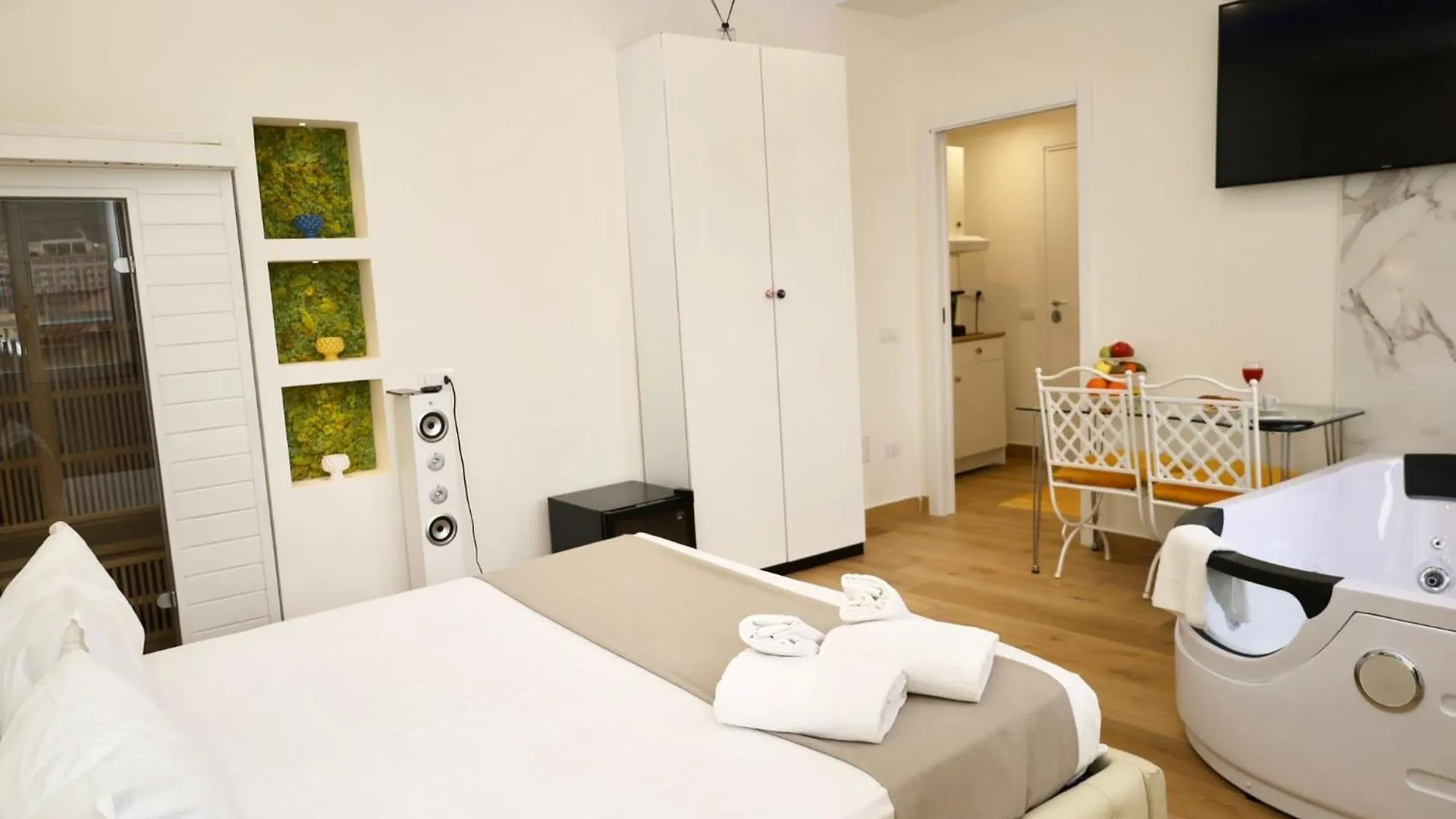 Resilienza Resort Naples 0*,  Italy